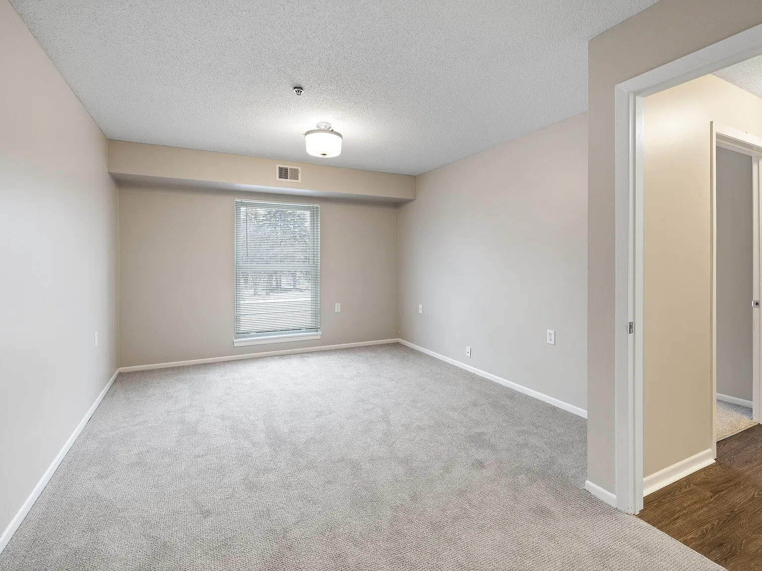 2 bed, $1,539 — Photo 4