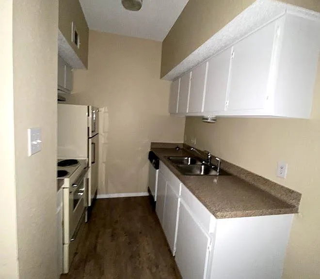 3316 Guadalupe St #212 — Photo 8