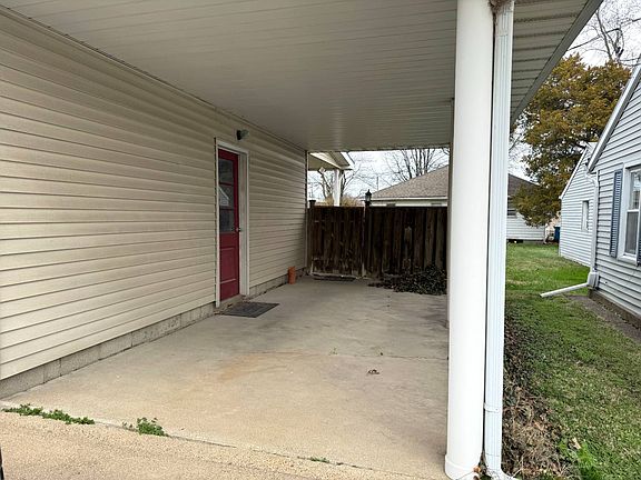 3rd image of 1407 W Delaware St