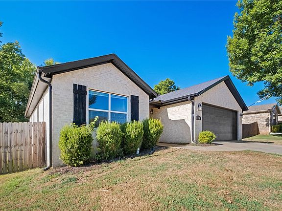 2nd image of 234 Alexandra Loop