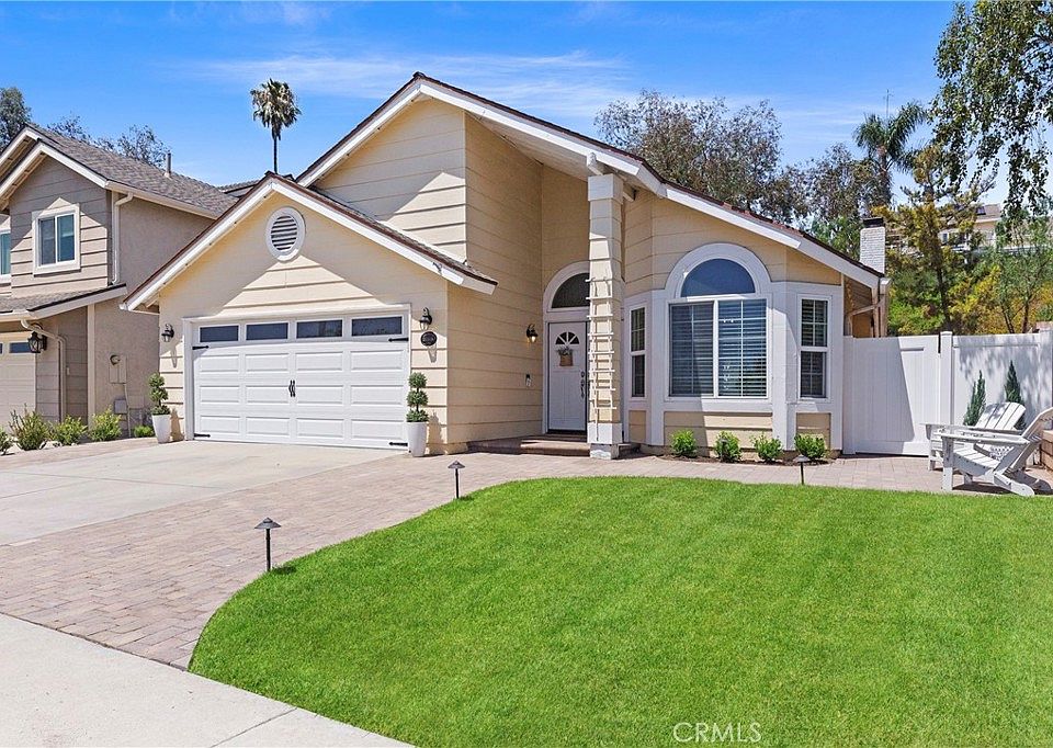 1st image of 21116 Briarwood Ln
