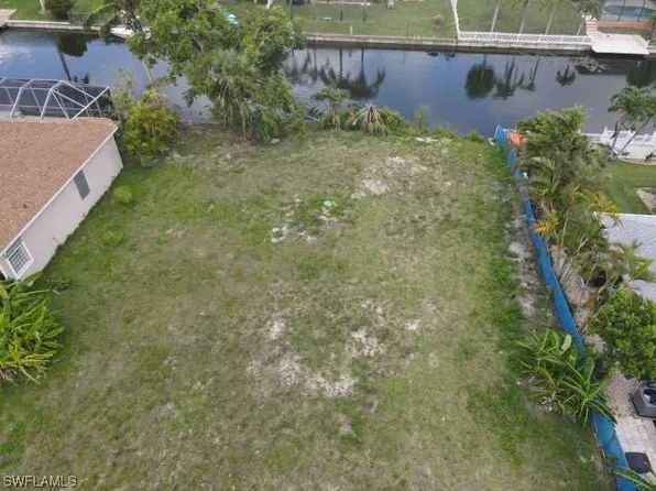 107 SE 16th Pl, Cape Coral, FL 33990