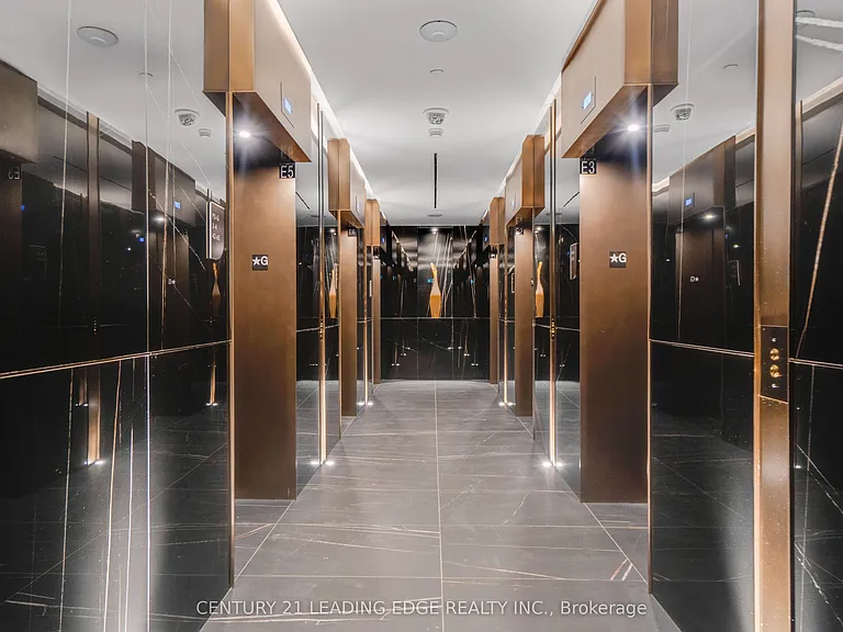11 Yorkville Ave #3906 — Photo 8
