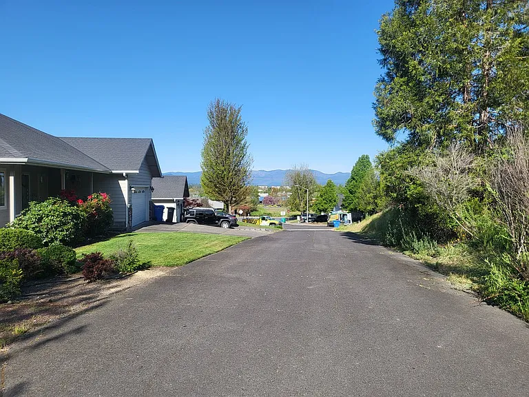 159 Aztec Ct — Photo 38