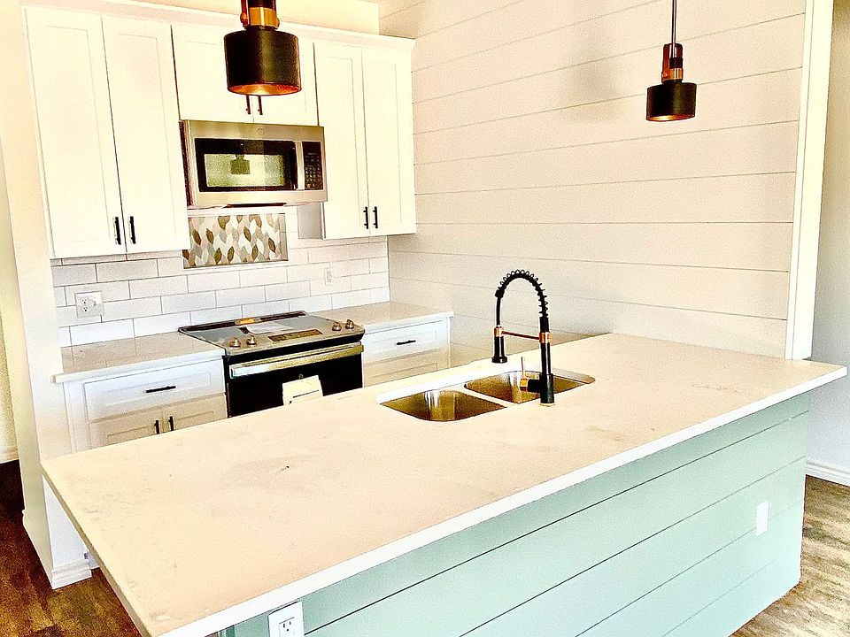 1st image of 1402 Courtney Pl #A