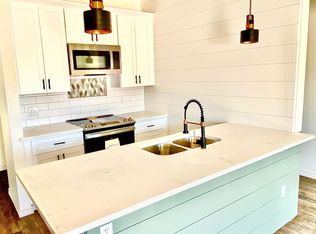 1402 Courtney Pl #A, Cleburne, TX 76033