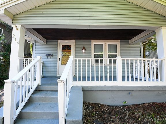 3rd image of 216 E Hillcrest Ave