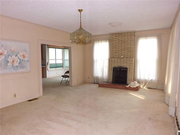 5th image of 2710 Central Ave