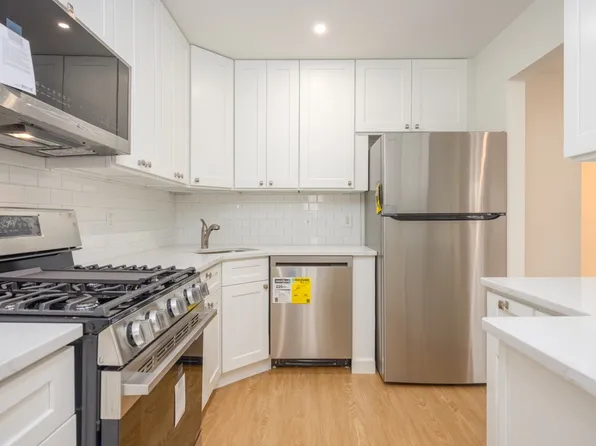 62 Parkside Dr, Suffern, NY 10901