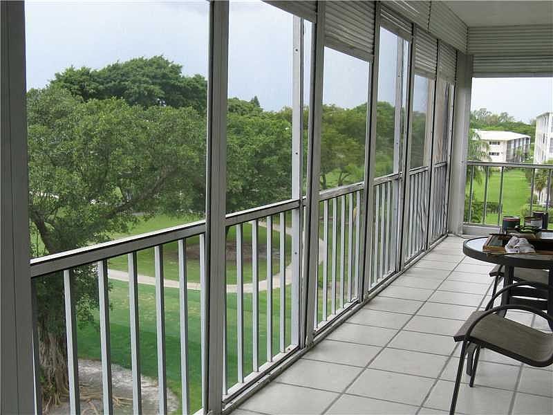 1st image of 950 Hillcrest Dr APT 515