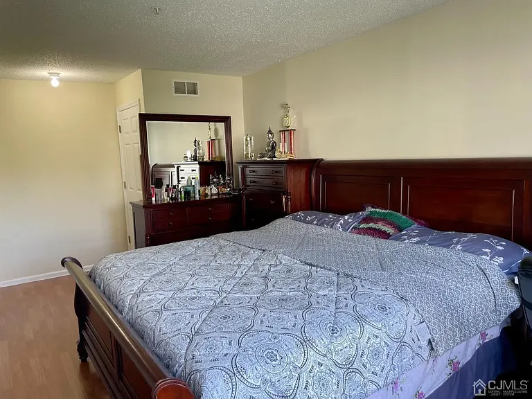 66 Prestwick Way — Photo 5
