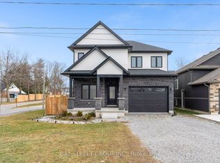 402 Aqueduct St, Welland, ON L3C 0H3