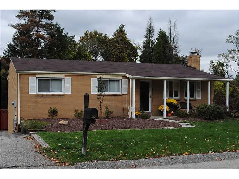615 Gail Dr photo 1