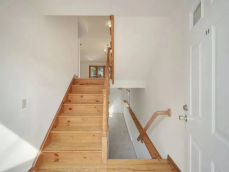 5 Roosevelt Ave #B — Photo 20