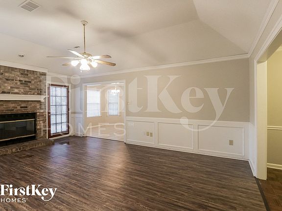 4th image of 2584 Laurelcrest Dr