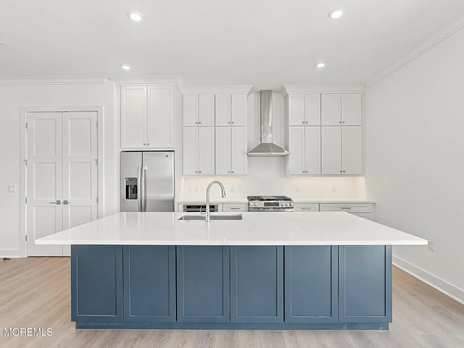 2 bed, 1247 sqft, $4,200 — Photo 1
