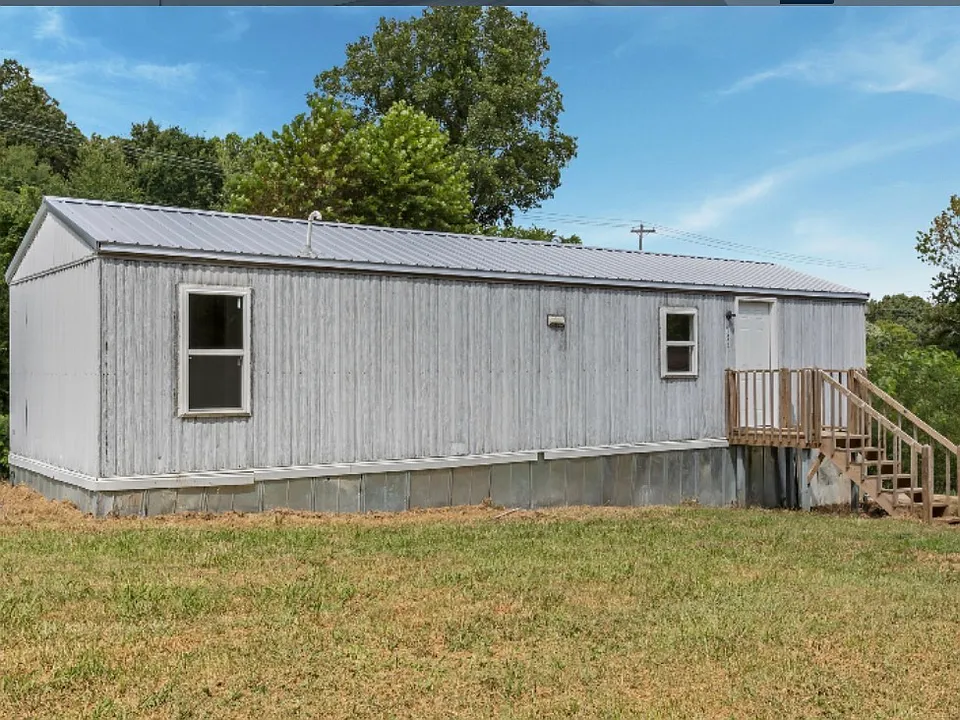 125 George Ln