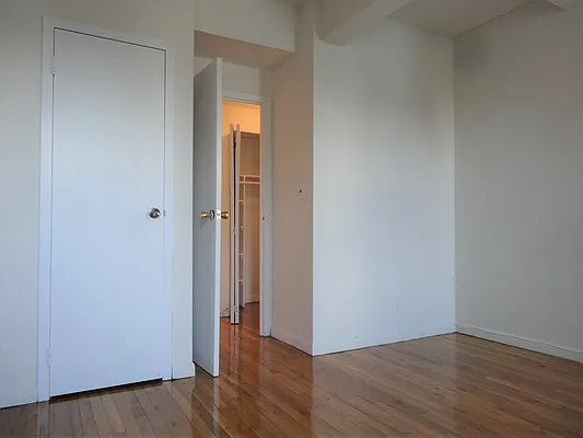 Rented by Green Home NY Realty LLC | media 18