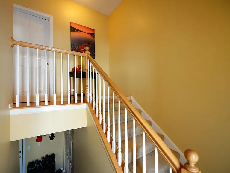 817 Lewisburg Ln — Photo 2