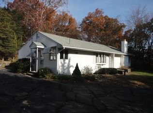 19 Sir Charles Rd, Lincoln, RI 02865