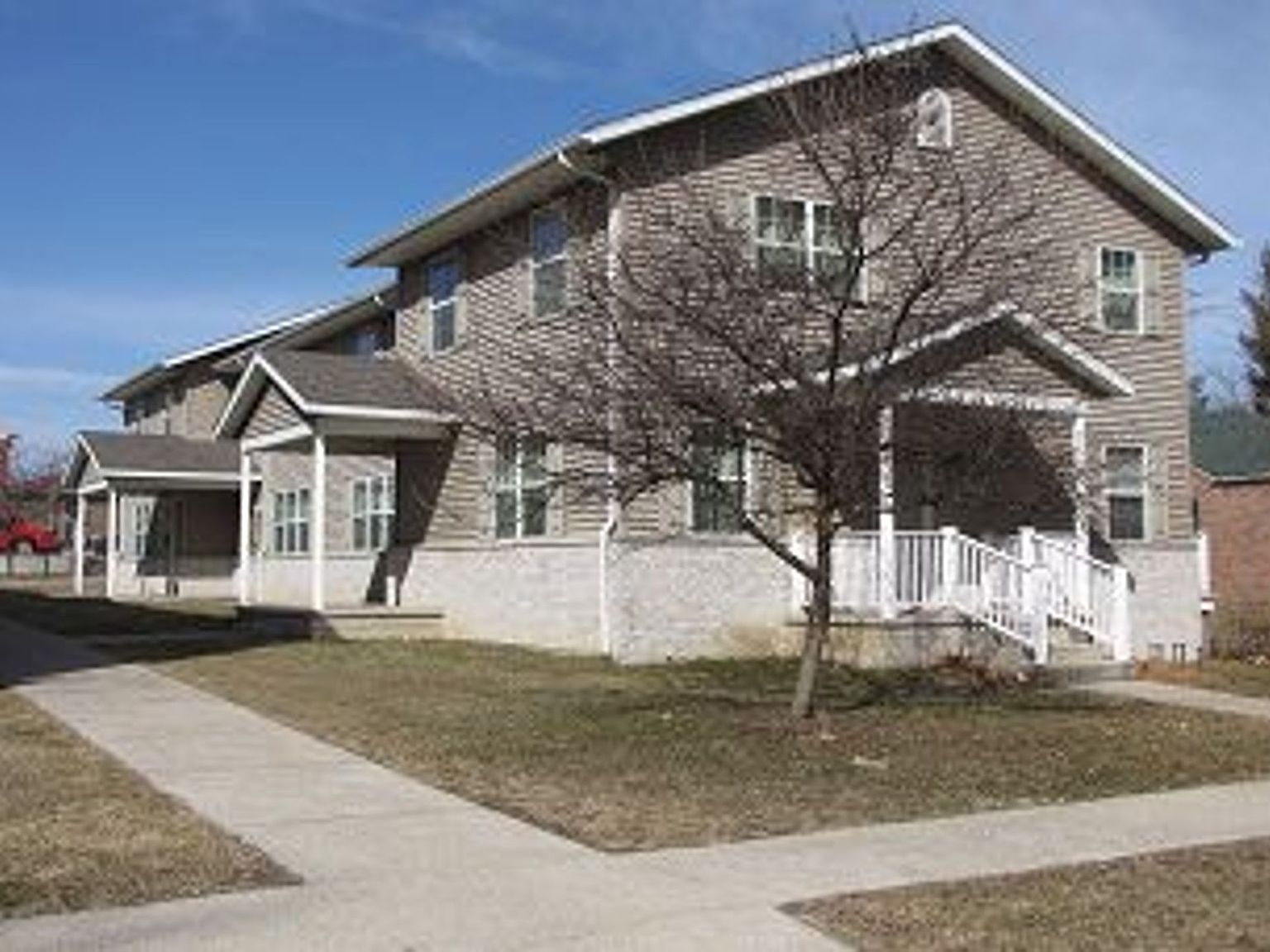 637 S Lucas St, Iowa City, IA 52240 Zillow