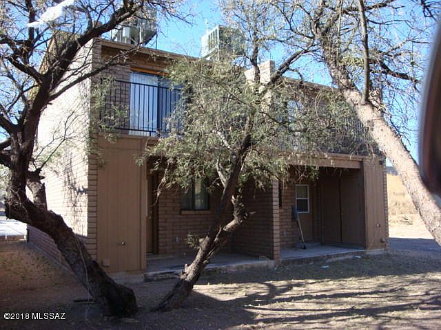 2nd image of 2576 N Corinthian Garden Dr