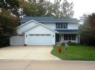 611 E 6th St, Coal Valley, IL