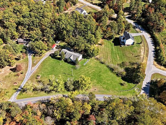 3rd image of 1564 Perry Rd