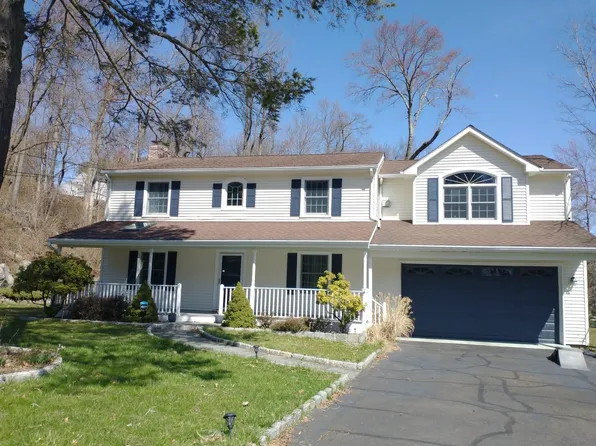 8 Rebel Ln, Norwalk, CT 06850