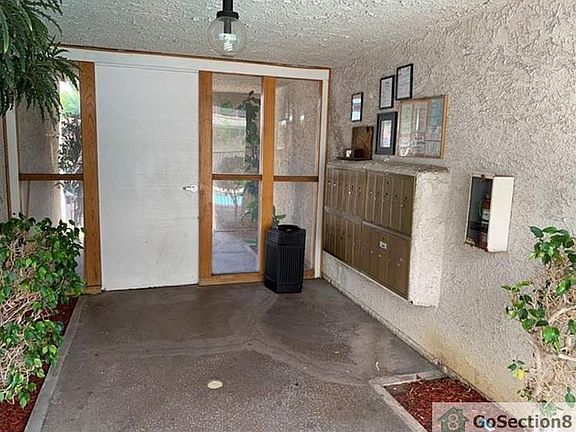 4th image of 17071 Chatsworth St #4