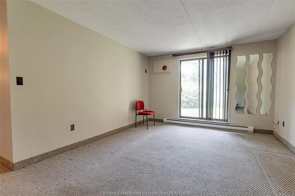 2 bed, 1.0 bath, 720 sqft, $1,600 — Photo 3