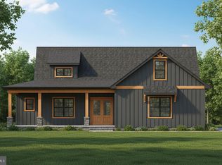 744 Fairview Dr, Hanover, PA 17331