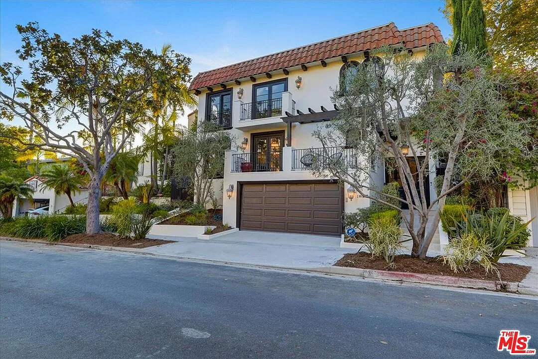 4 bed, 5.0 bath, 4119 sqft, $16,000 — Photo 1