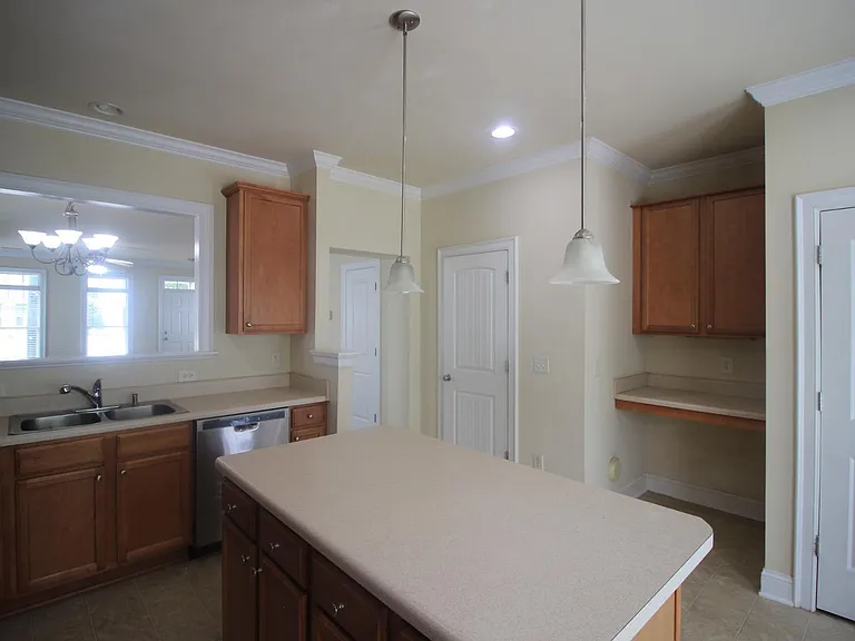 7745 Acc Blvd — Photo 5