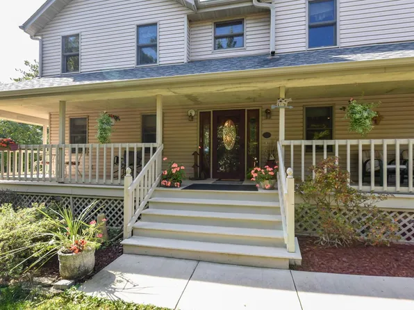 S86W30445 Stonegate DRIVE, Mukwonago, WI 53149