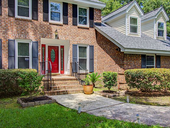 Elegant front door and entranceway.