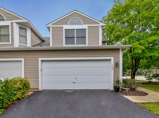 700 Hamilton Cir, Schaumburg, IL 60194