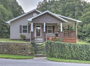 394 Browns Branch Rd, Hampton, TN 37658