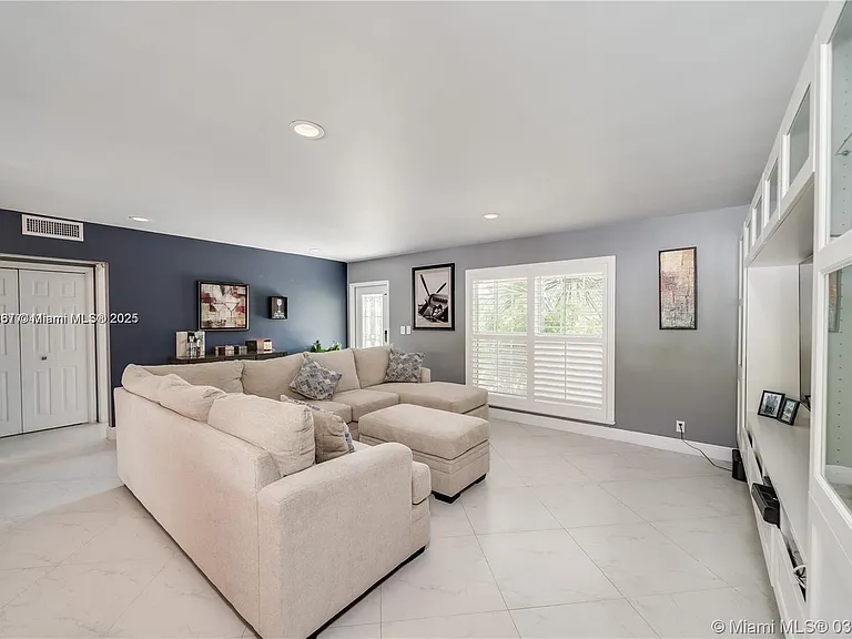 1309 Funston St — Photo 10
