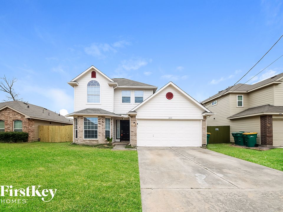 1st image of 2210 Shady Pine Dr