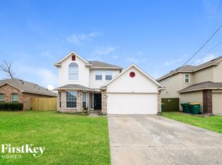 2210 Shady Pine Dr, Conroe, TX 77301