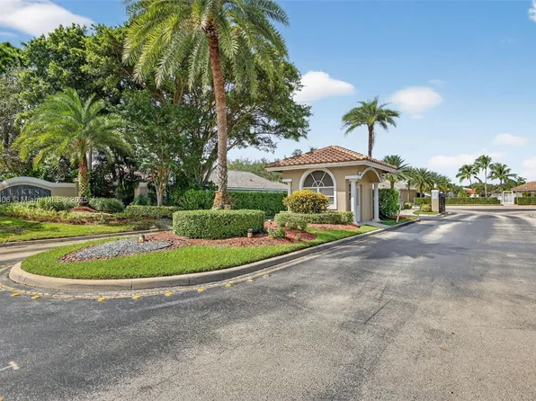 5957 NW 77th Dr, Parkland, FL 33067