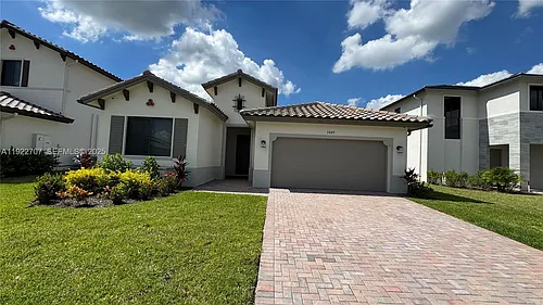 5089 Penella Ave Photo 1