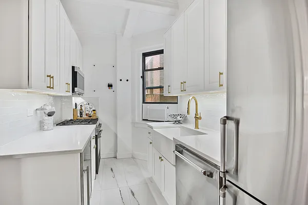 Sold by Douglas Elliman | media 4