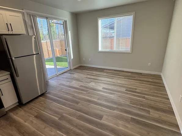 642 Parker Loop, Silverton, OR