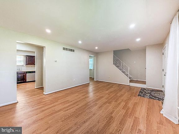 5th image of 75 Dawson Rd