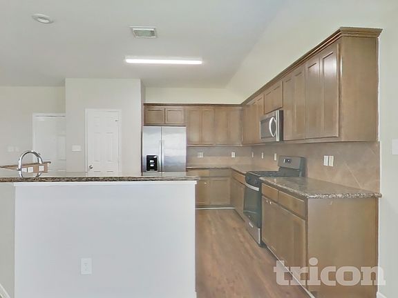 5th image of 3126 Lake Breeze Ln