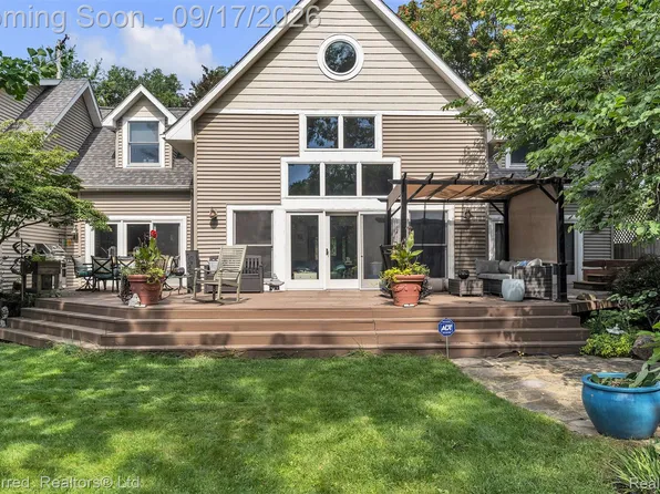 47 Peggy Ave, Pontiac, MI 48341