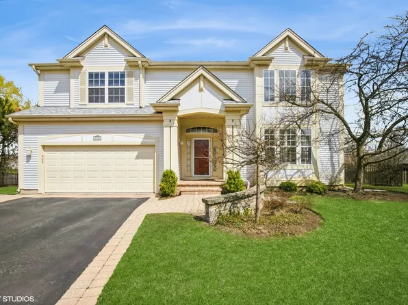 1500 Nathan Ln, Libertyville, IL 60048