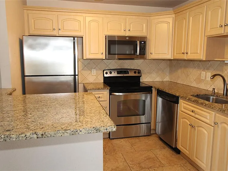 2202 Clubhouse Dr #187 — Photo 7
